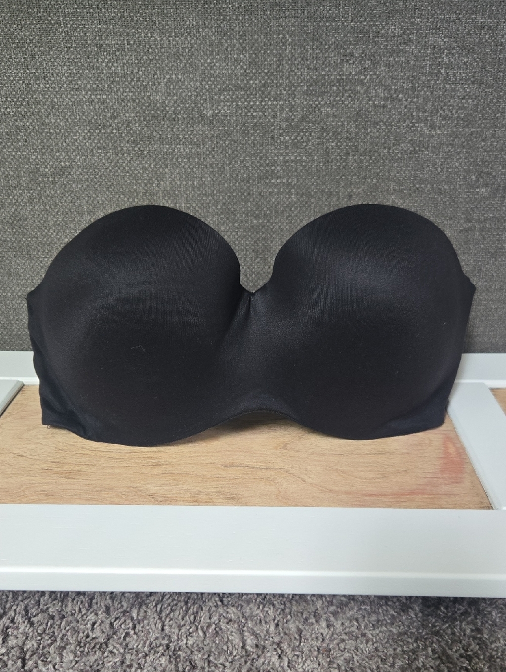 Body By Victoria Secret Strapless Black Bra 36DD Cupped